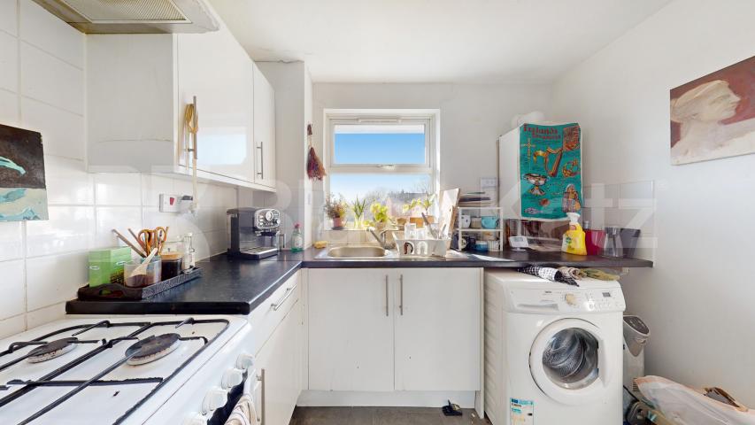 Fantastic two bed located within mins to Camden & Kings Cross Barker Drive, Camden